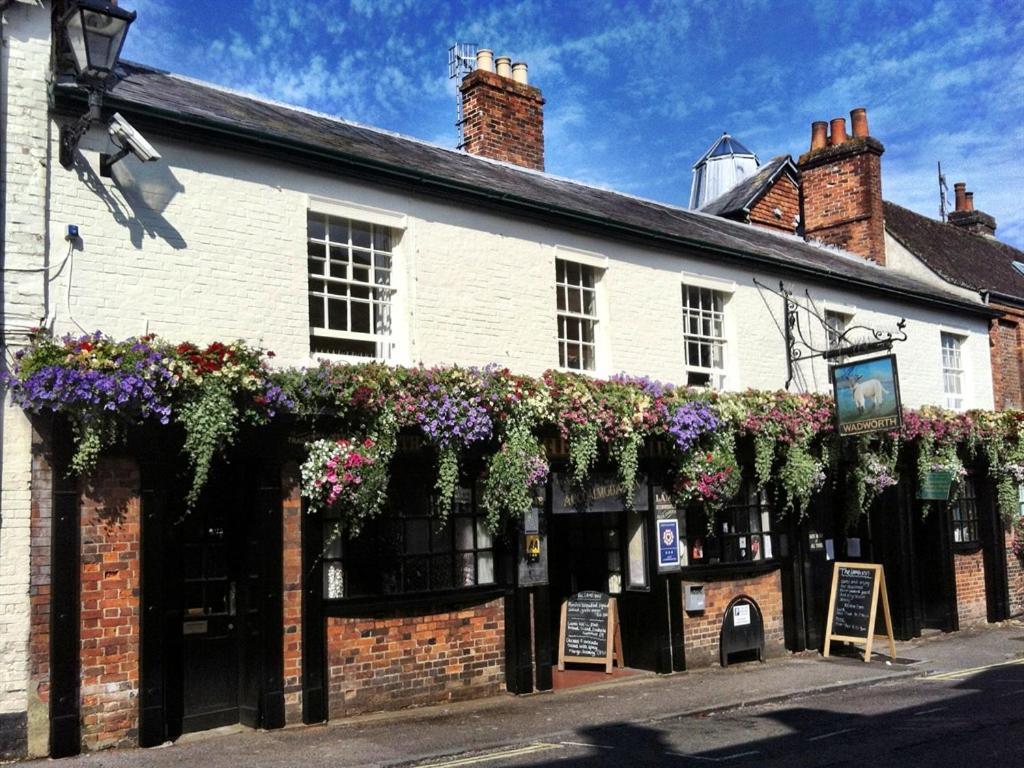 The Lamb Inn Marlborough Exterior photo