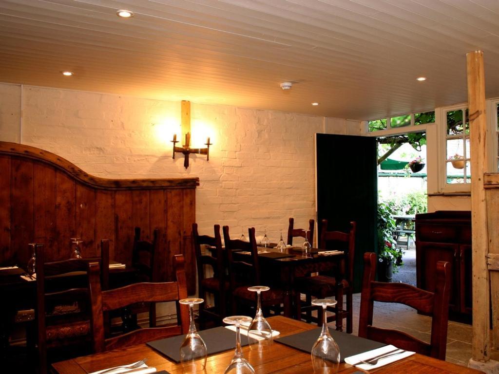 The Lamb Inn Marlborough Exterior photo